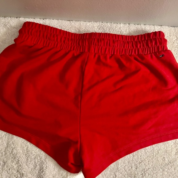 Tommy Hilfiger shorts - Picture 3 of 3